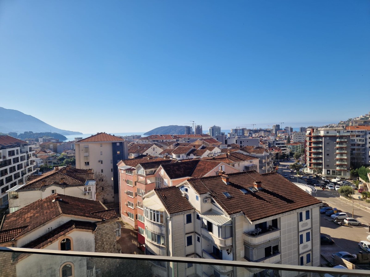 Modern One-Bedroom Apartment near Mega Mall with Garage Parking, Budva
